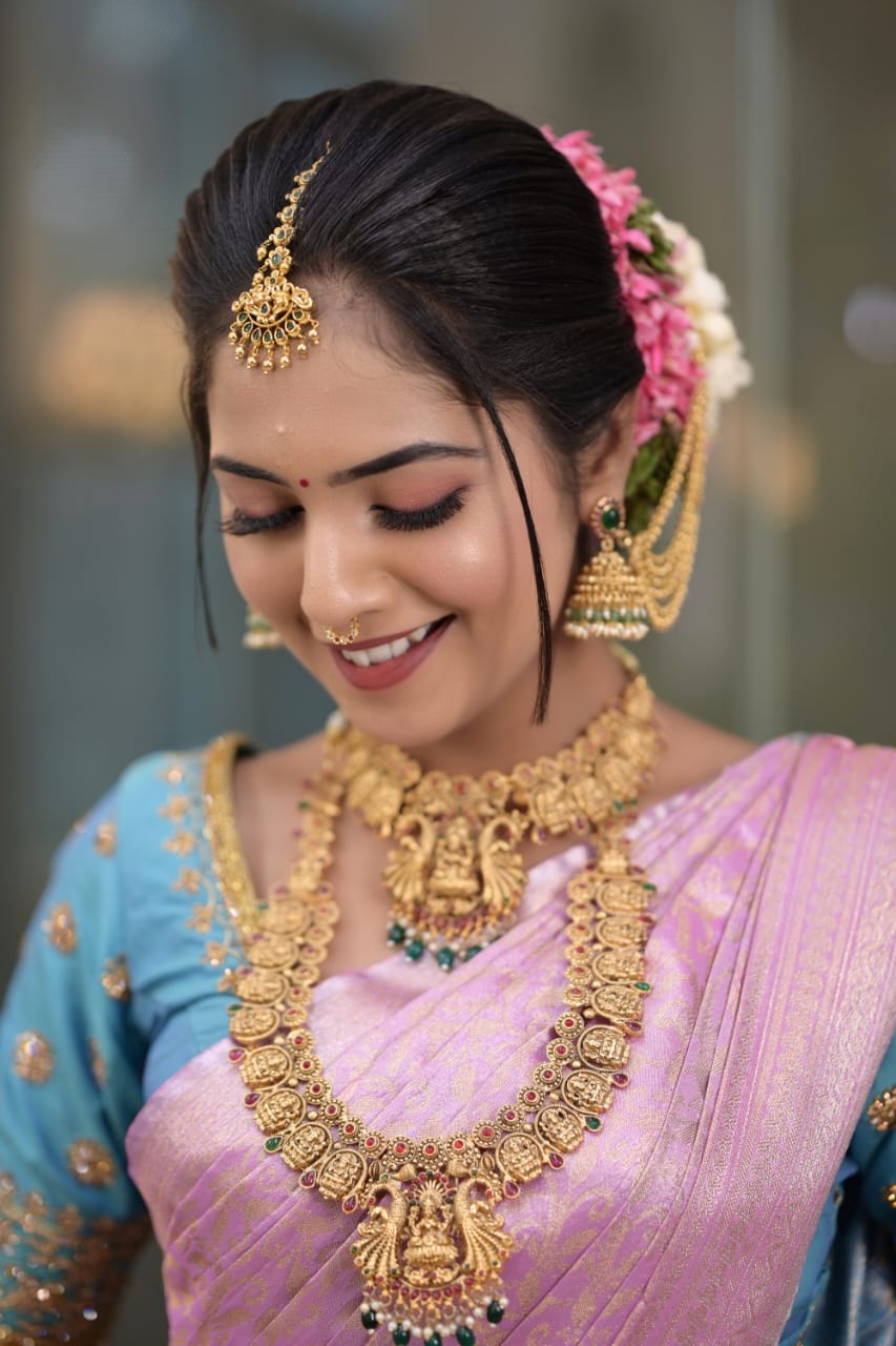 ANAMIKA BEAUTY PARLOUR KIZHISSERI