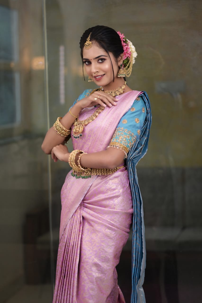 ANAMIKA BEAUTY PARLOUR KIZHISSERI